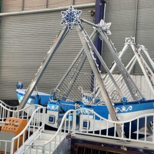 Snowflake Pirate Ship Ride Steel Main View