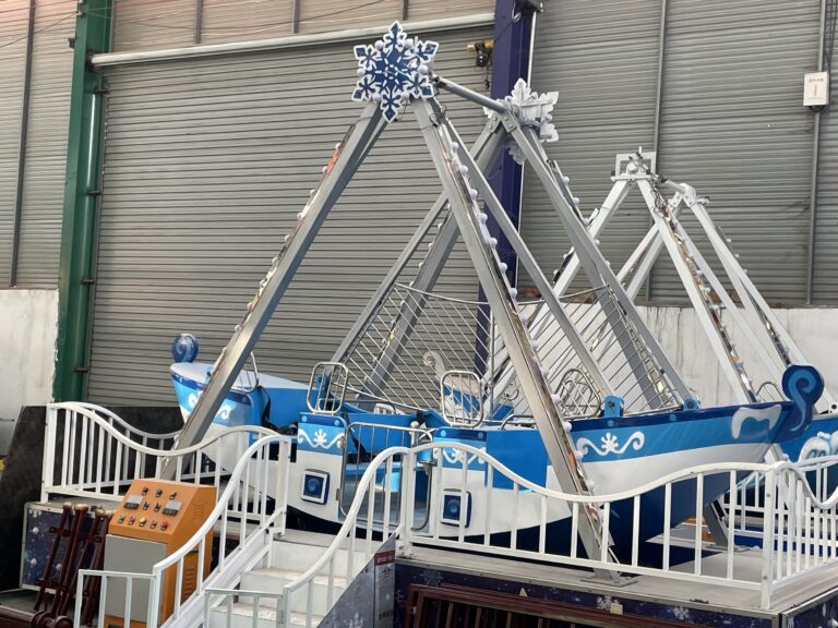 Snowflake Pirate Ship Ride Steel Main View